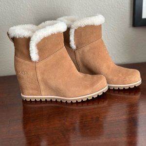 UGG Women’s Femme Mini Boot, NWOT, Size 6
